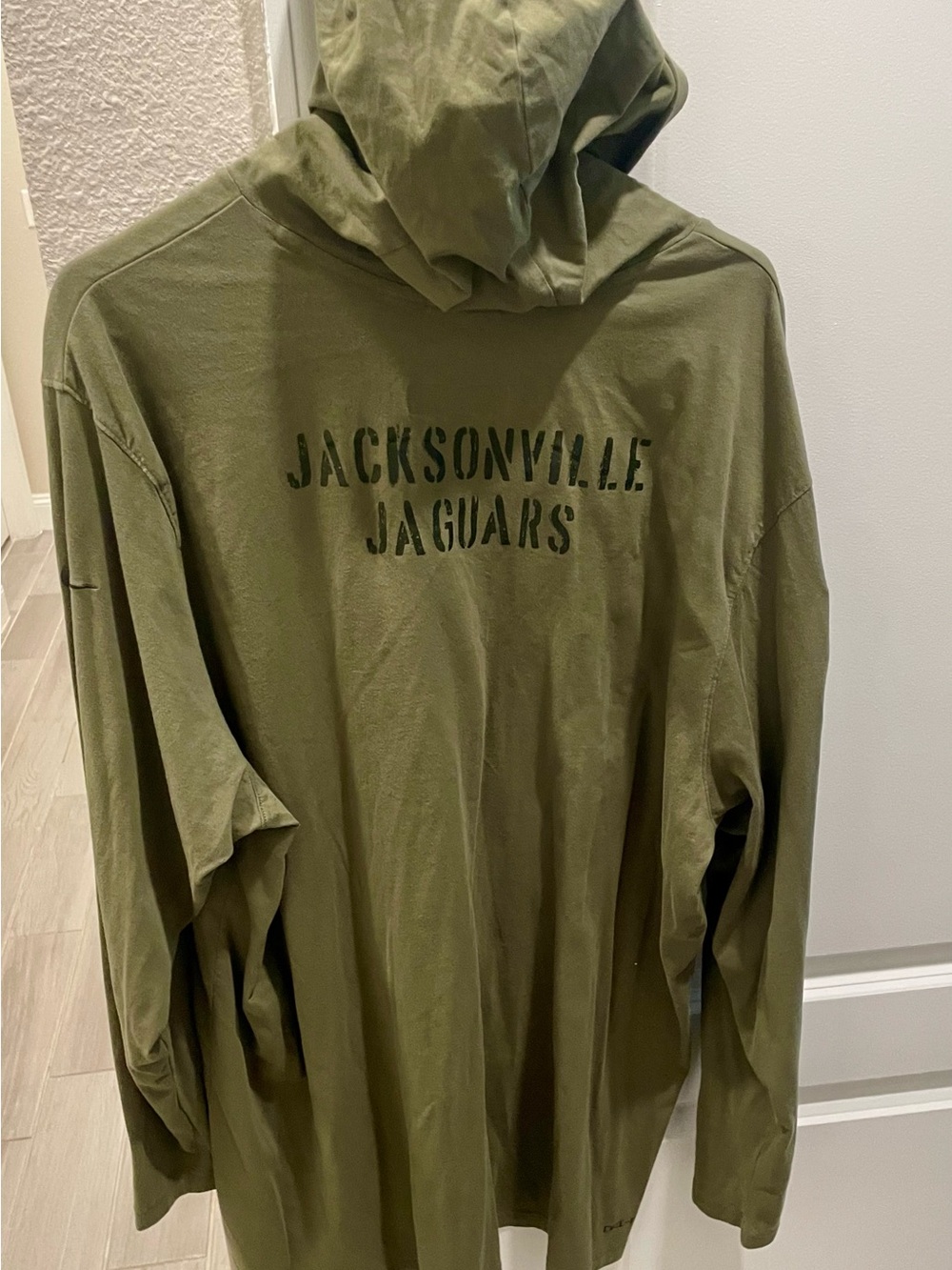 Men’s Dri-FIT Jacksonville Jaguars Salute to Service Hooded Tee- 3XL - Picture 2 of 5
